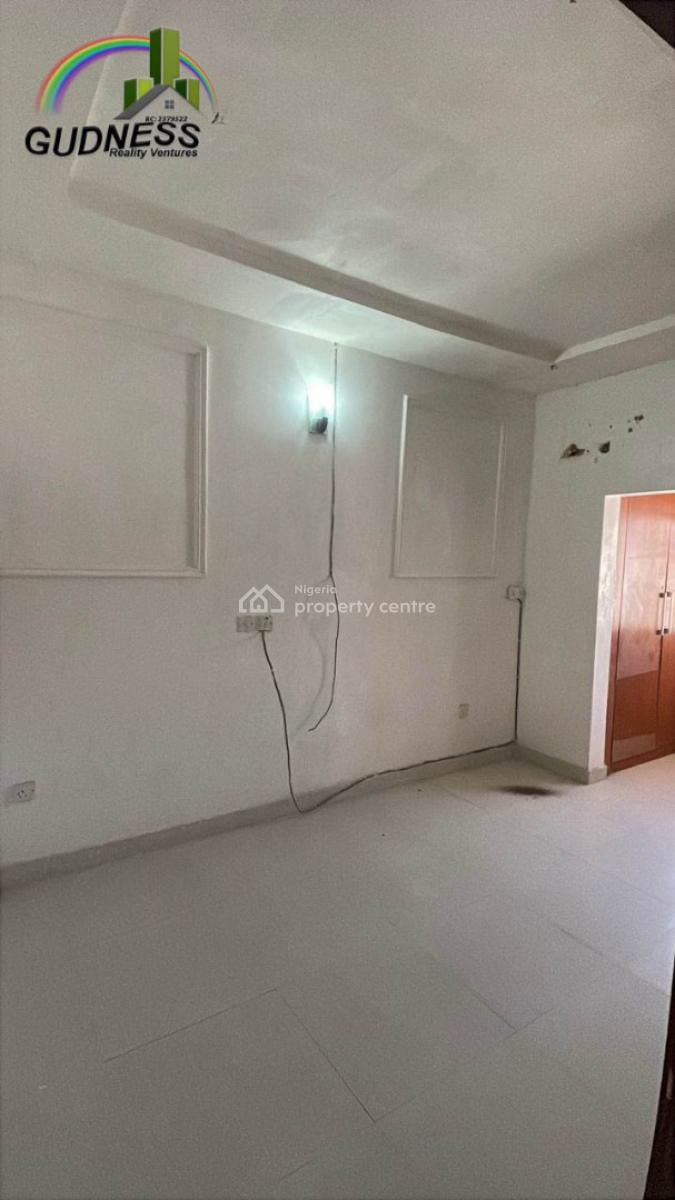 Very Spacious 4 Bedroom Terrace with a Room Bq, New Road, Lekki, Lagos, Flat / Apartment for Rent