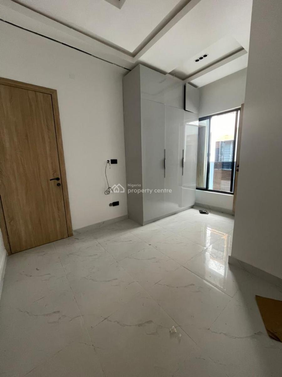 4bedroom Terrace with Pool & Gym, Lekki Phase 1, Lekki, Lagos, Terraced Duplex for Sale