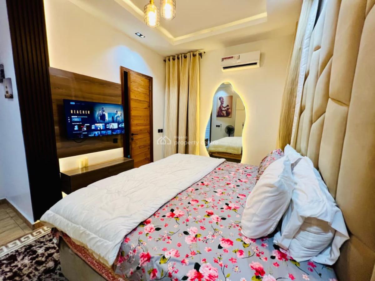 Newly Launched ️2 Bedroom Apartment with Swimming Pool, Ps5 Console, Lekki Phase 1, Lekki, Lagos, Flat / Apartment Short Let