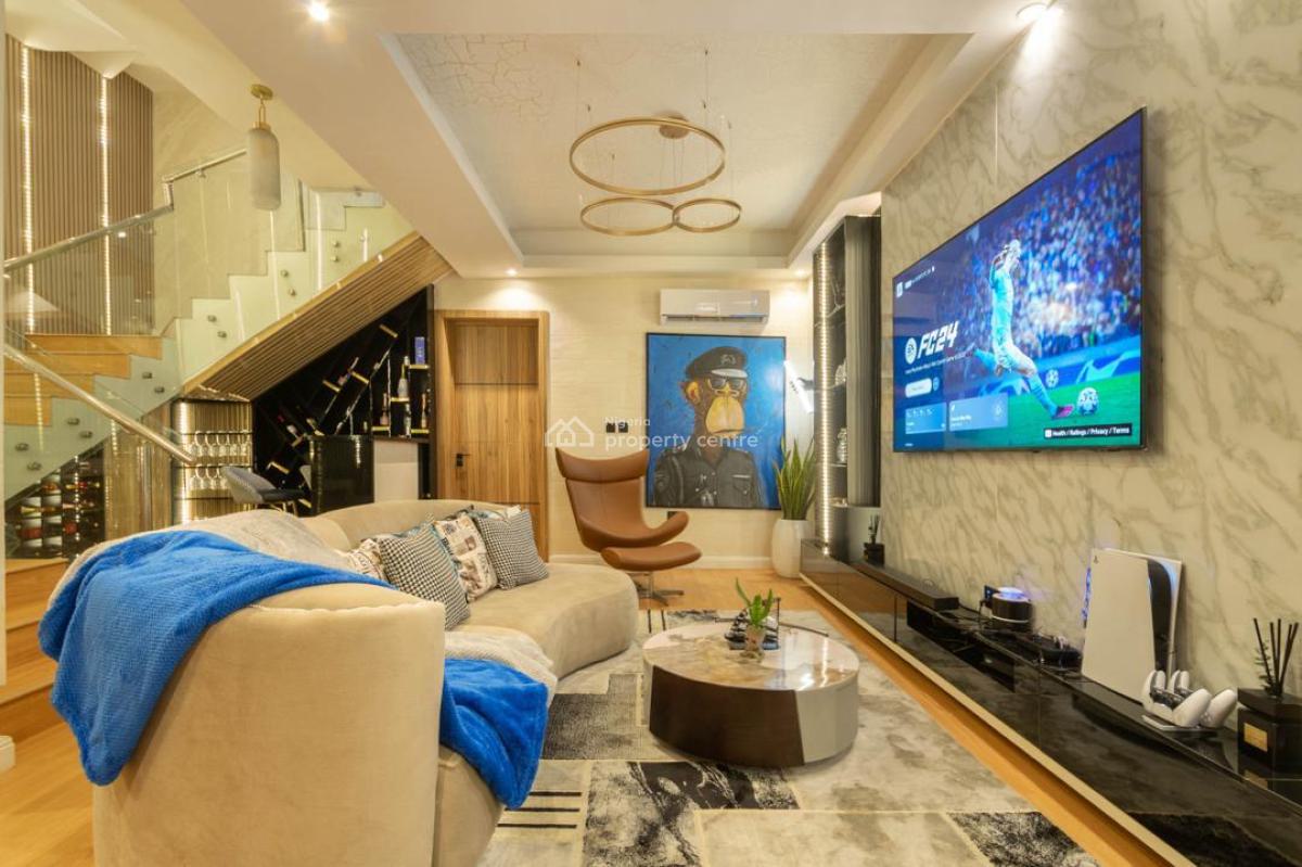 Stunning 3 Bedroom Maisonette with Top Notch Amenities, Lekki Phase 1, Lekki, Lagos, Flat / Apartment Short Let
