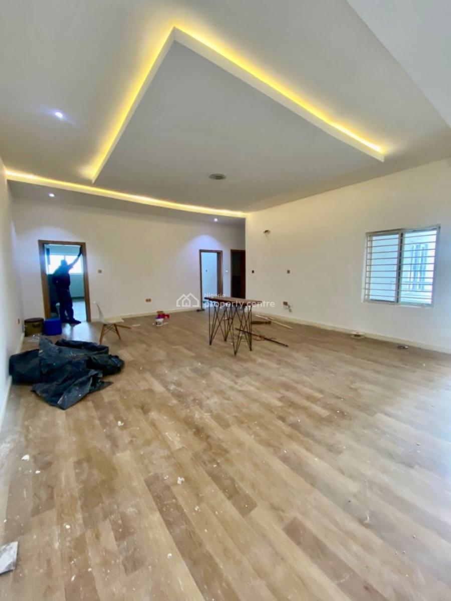 Upstairs: Luxurious and Spacious with Gym, Lekki Scheme 2, Ajah, Lagos, Flat / Apartment for Rent