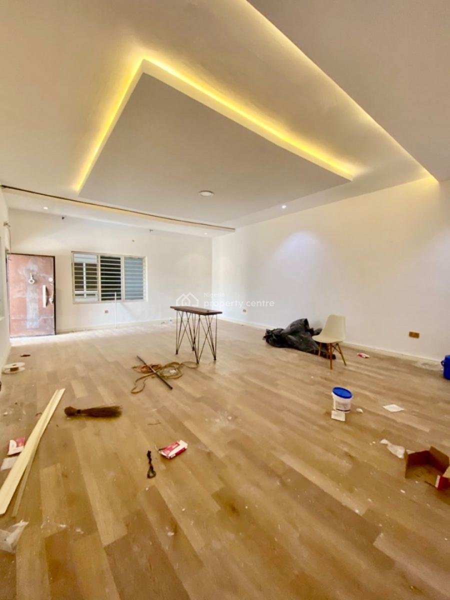 Upstairs: Luxurious and Spacious with Gym, Lekki Scheme 2, Ajah, Lagos, Flat / Apartment for Rent
