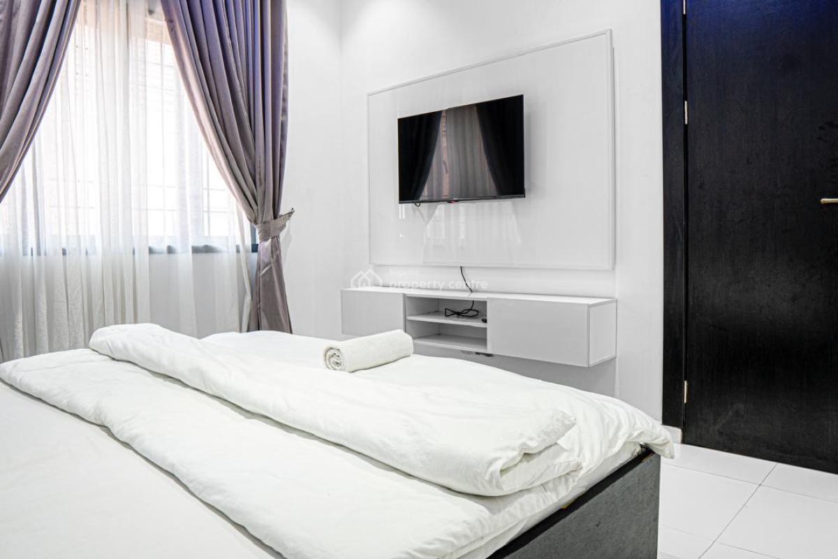 Furnished 3 Bedroom Apartment with Bq, Off Admiralty Way, Lekki Phase 1, Lekki, Lagos, Flat / Apartment for Rent