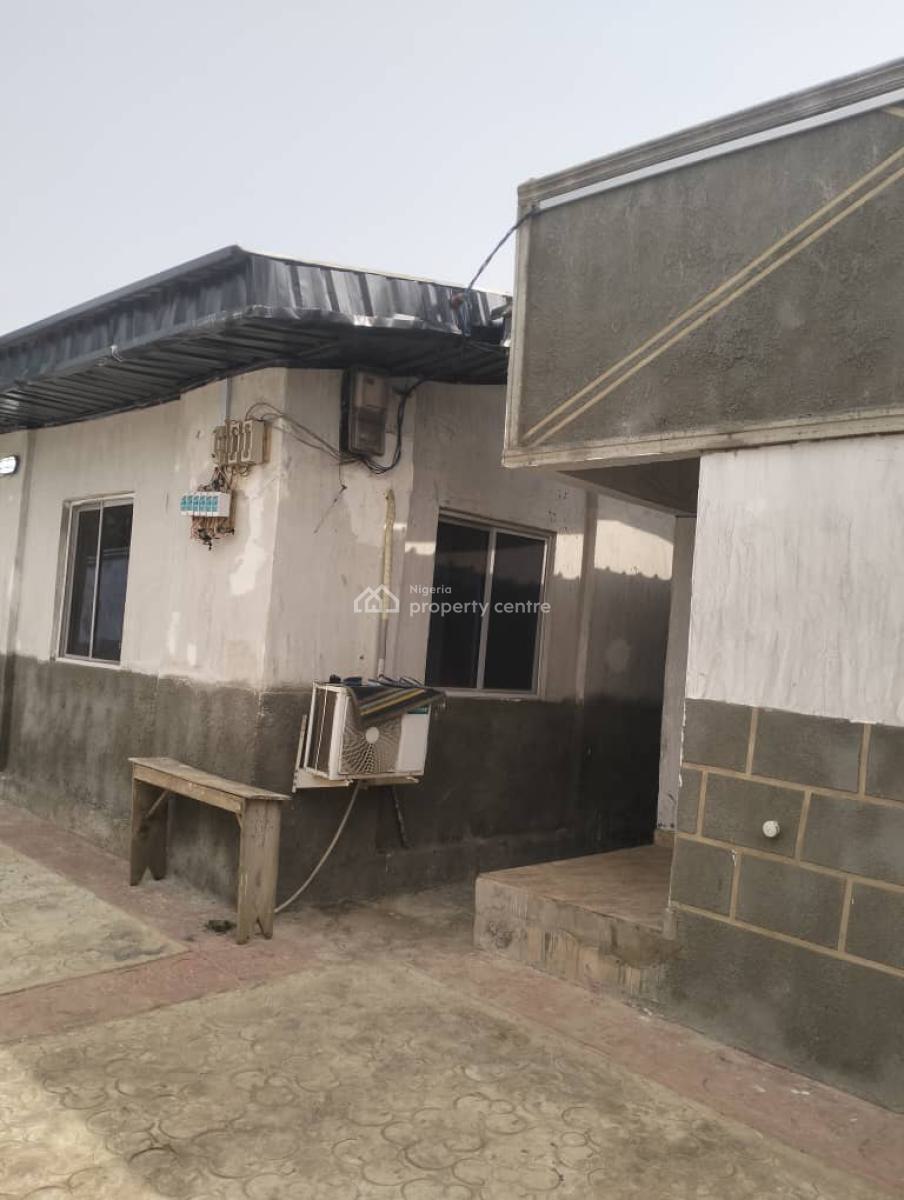 Executive Well Maintained Bungalow, Off Governors Road, Ikotun, Lagos, Detached Bungalow for Sale