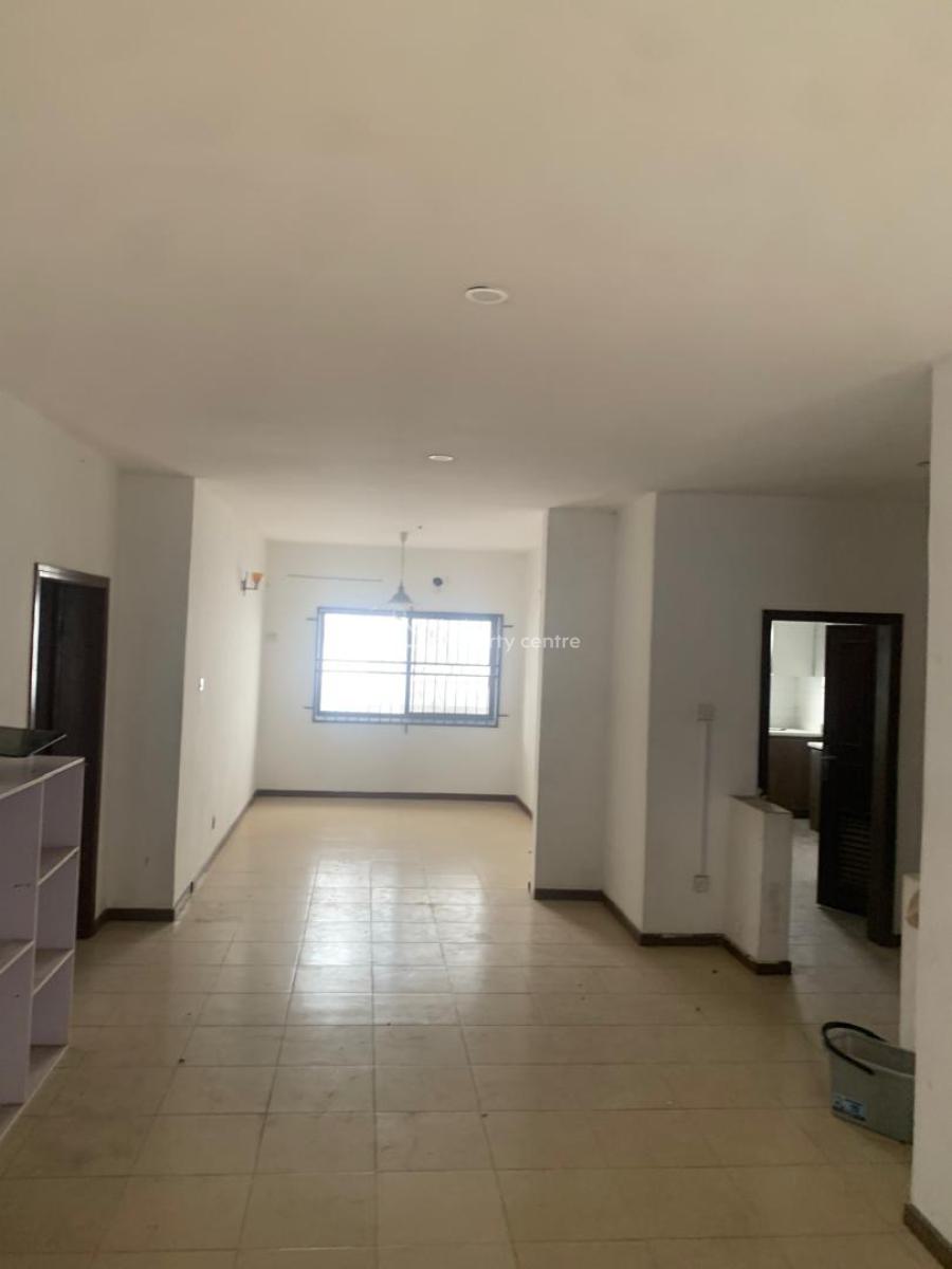 Self Serviced 3 Bedrooms Flat, Conservation Road /2 Minutes to The Express, Lekki Phase 2, Lekki, Lagos, Flat / Apartment for Rent
