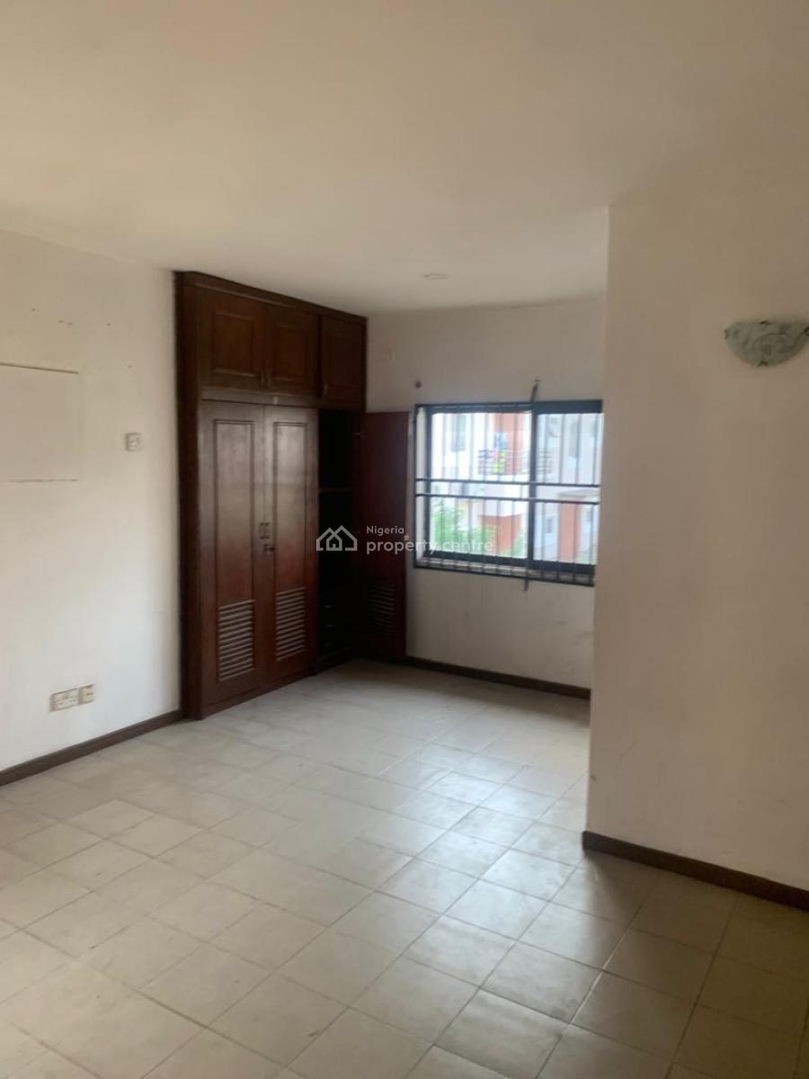 Self Serviced 3 Bedrooms Flat, Conservation Road /2 Minutes to The Express, Lekki Phase 2, Lekki, Lagos, Flat / Apartment for Rent