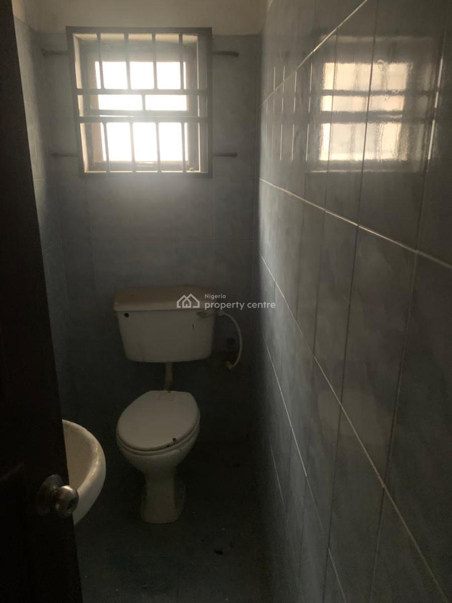 Self Serviced 3 Bedrooms Flat, Conservation Road /2 Minutes to The Express, Lekki Phase 2, Lekki, Lagos, Flat / Apartment for Rent