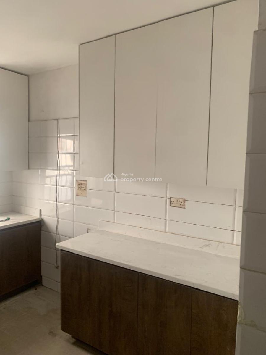 Self Serviced 3 Bedrooms Flat, Conservation Road /2 Minutes to The Express, Lekki Phase 2, Lekki, Lagos, Flat / Apartment for Rent