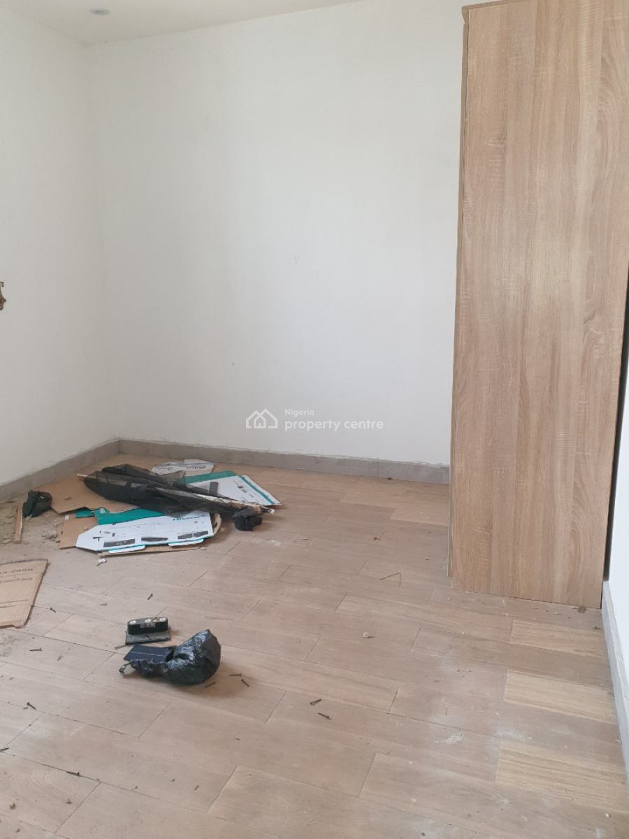 Spacious 2 Bedroom Flat, Ologolo, Lekki, Lagos, Flat / Apartment for Rent