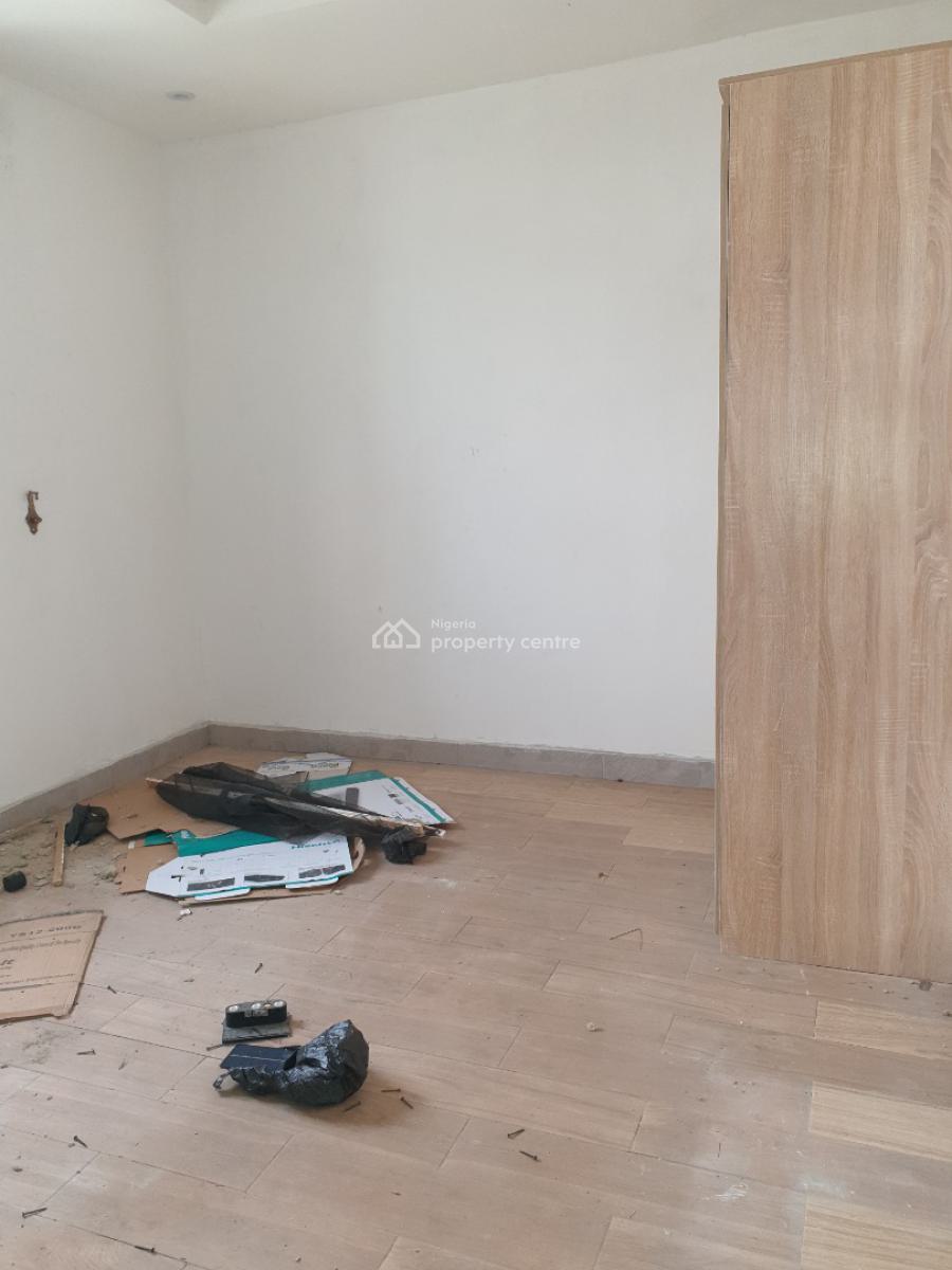 Spacious 2 Bedroom Flat, Ologolo, Lekki, Lagos, Flat / Apartment for Rent