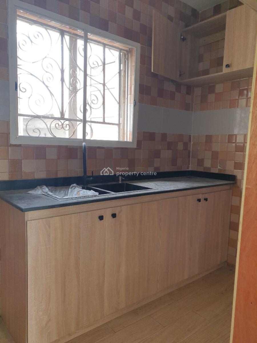 Spacious 2 Bedroom Flat, Ologolo, Lekki, Lagos, Flat / Apartment for Rent