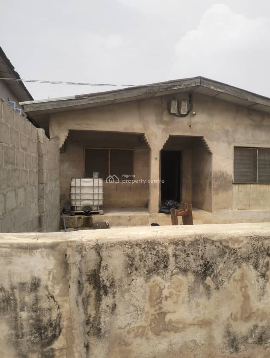 Well Maintained Tenement Bungalow, Off Bayota Bus Stop Governors Rd, Ikotun, Lagos, Detached Bungalow for Sale