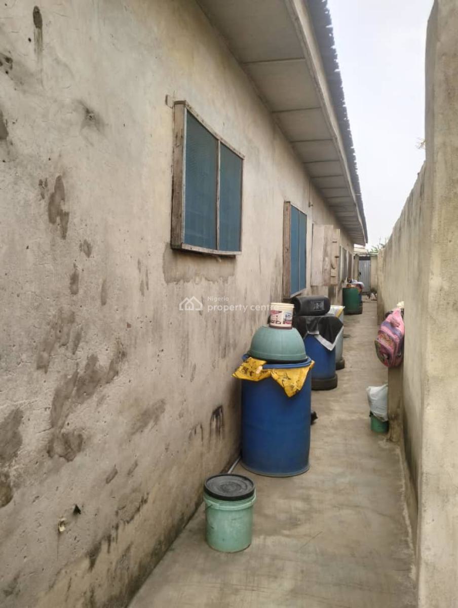 Well Maintained Tenement Bungalow, Off Bayota Bus Stop Governors Rd, Ikotun, Lagos, Detached Bungalow for Sale