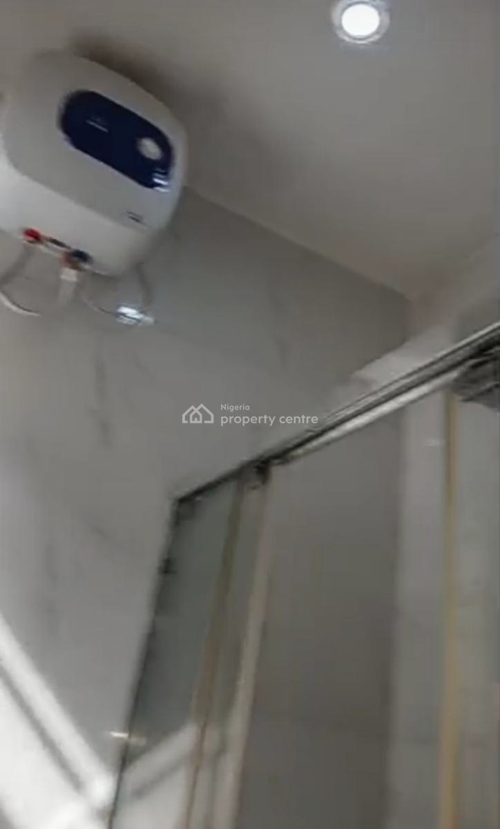 Serviced Upstairs Bedroom{ Video}, Royal Pine Estate Orchid Road, Lekki, Lagos, Self Contain (single Rooms) for Rent