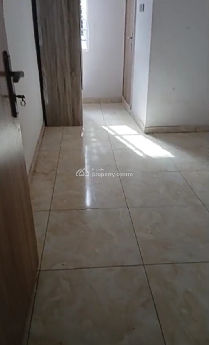 Serviced Upstairs Bedroom{ Video}, Royal Pine Estate Orchid Road, Lekki, Lagos, Self Contain (single Rooms) for Rent