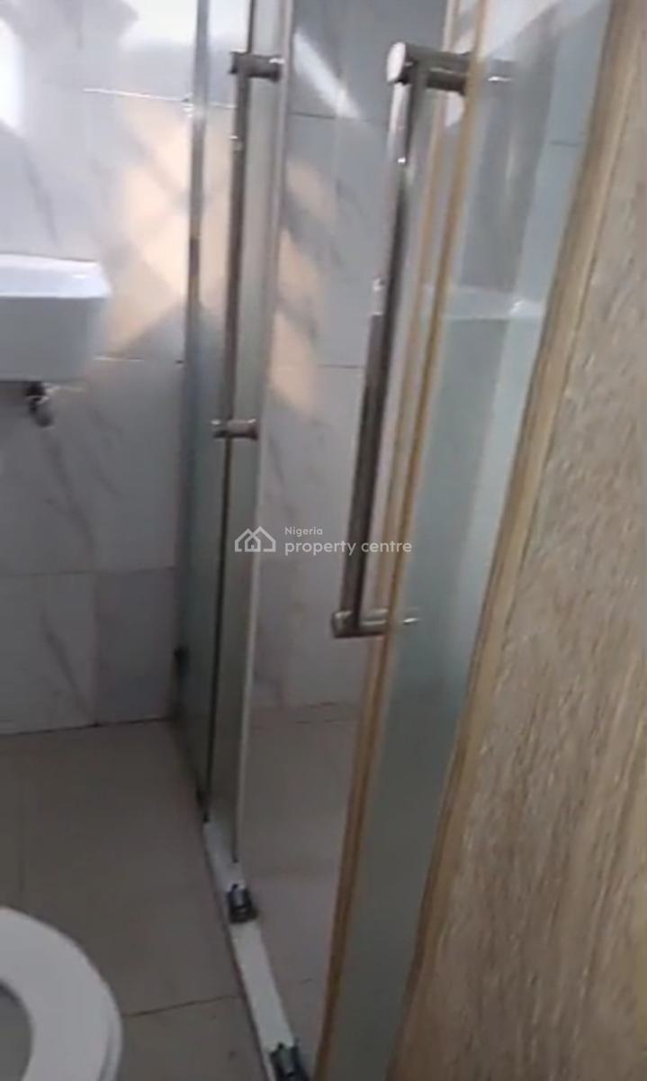 Serviced Upstairs Bedroom{ Video}, Royal Pine Estate Orchid Road, Lekki, Lagos, Self Contain (single Rooms) for Rent