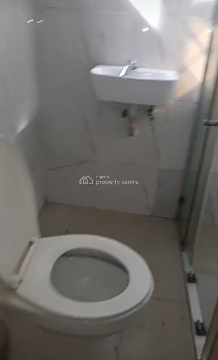 Serviced Upstairs Bedroom{ Video}, Royal Pine Estate Orchid Road, Lekki, Lagos, Self Contain (single Rooms) for Rent