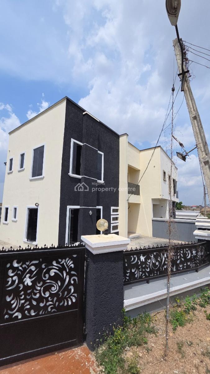 3 Bedroom Semi Detached Duplex, Carlton Gate Estate  Next to Kolapo Ishola Gra, Akobo, Ibadan, Oyo, Semi-detached Duplex for Sale