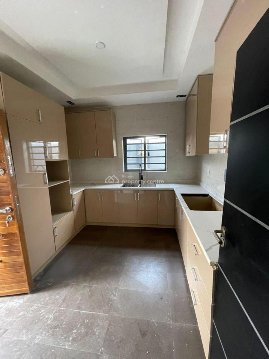 3 Bedroom Semi Detached Duplex, Carlton Gate Estate  Next to Kolapo Ishola Gra, Akobo, Ibadan, Oyo, Semi-detached Duplex for Sale