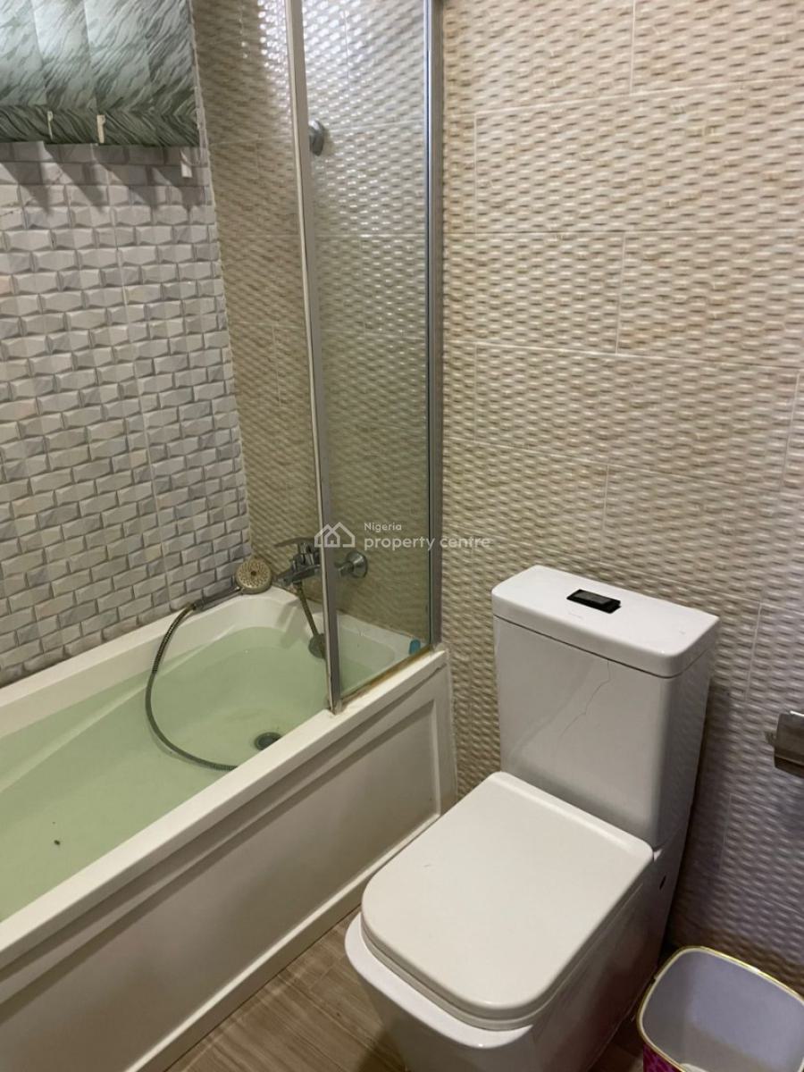 Spacious 4 Bedroom Flat, Chevron Drive, Lekki, Lagos, Flat / Apartment for Rent
