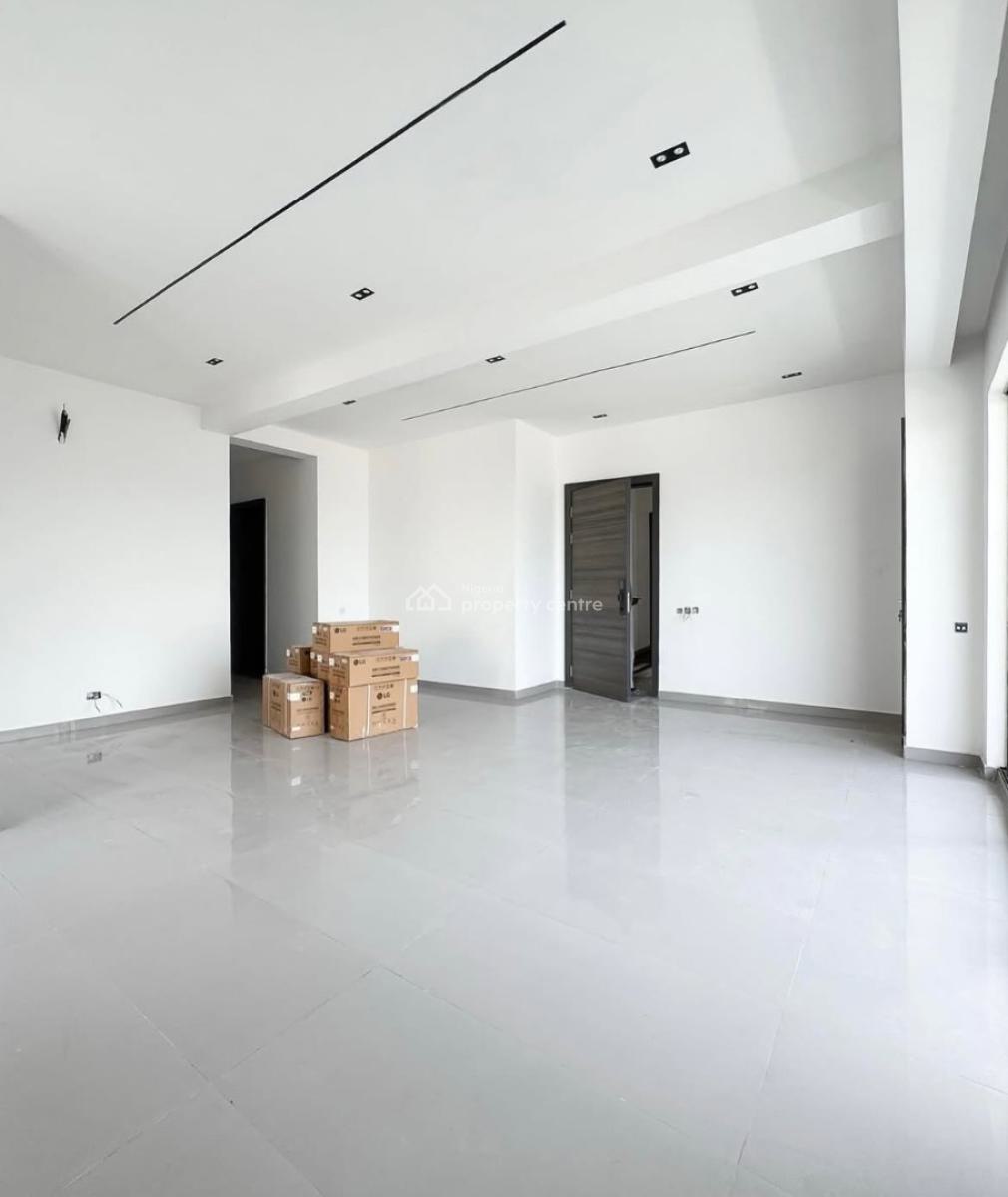 2 Bedroom Penthouse Water View with a Room Bq, Lekki Phase 1, Lekki, Lagos, Flat / Apartment for Sale