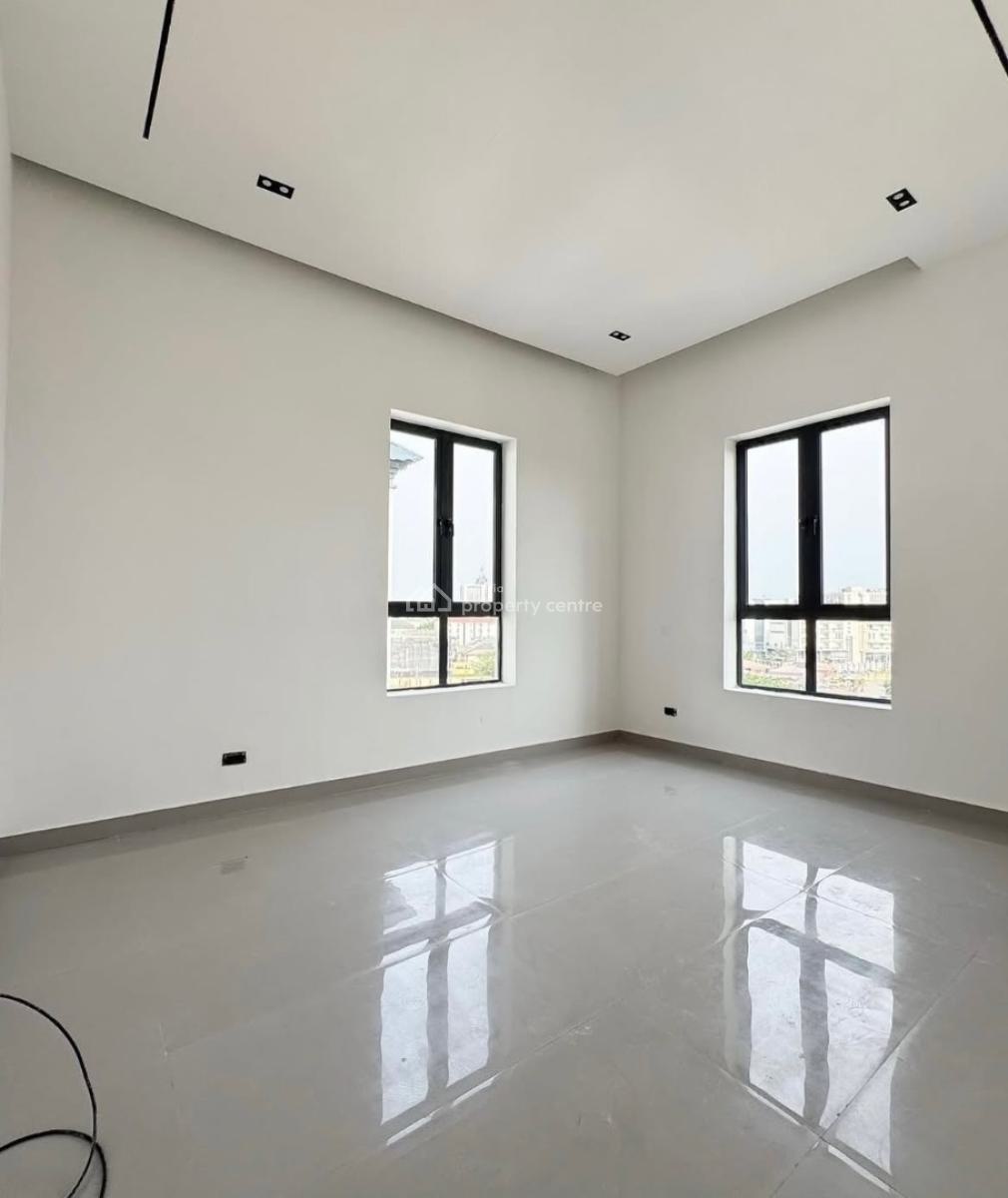 2 Bedroom Penthouse Water View with a Room Bq, Lekki Phase 1, Lekki, Lagos, Flat / Apartment for Sale
