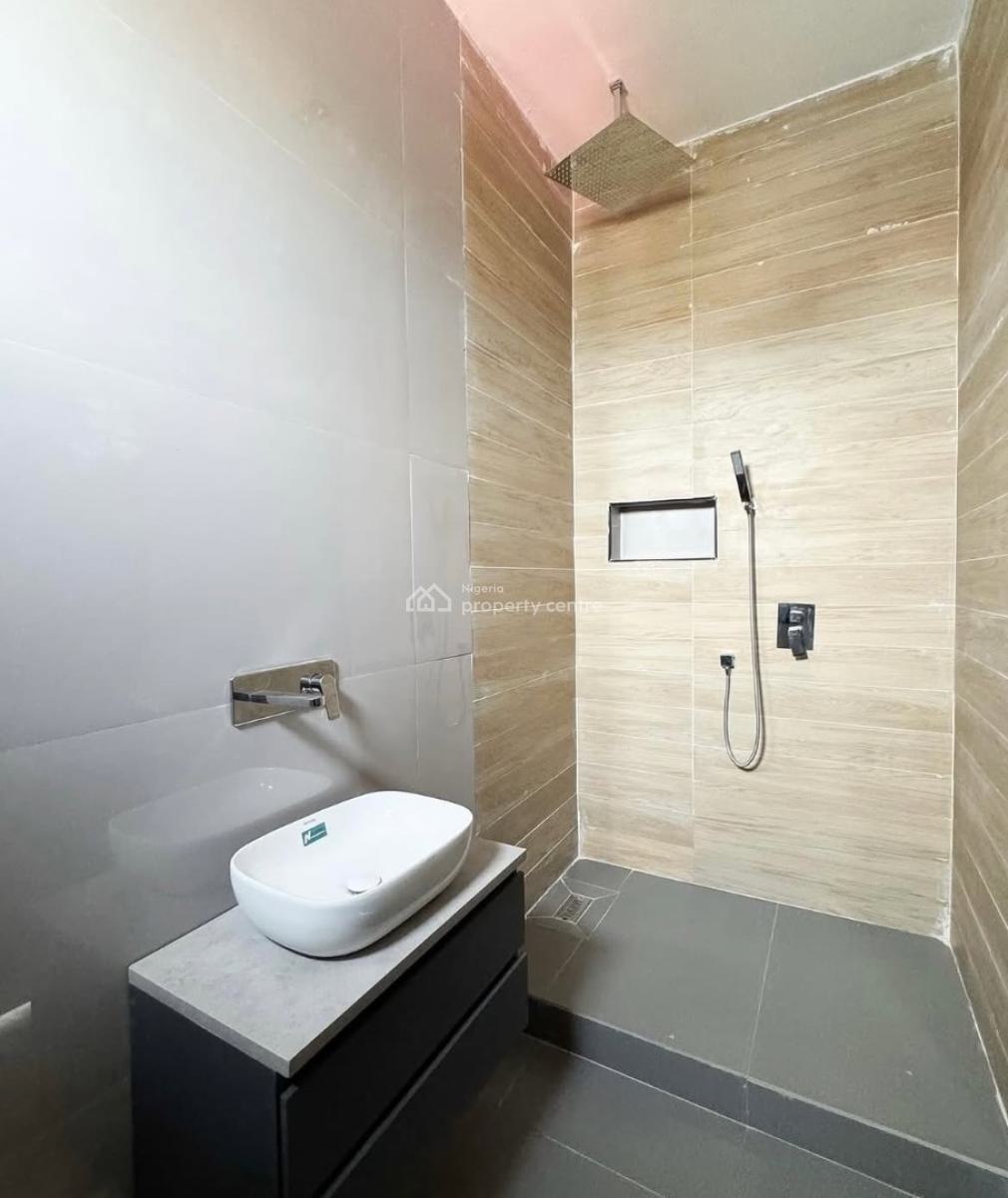 2 Bedroom Penthouse Water View with a Room Bq, Lekki Phase 1, Lekki, Lagos, Flat / Apartment for Sale