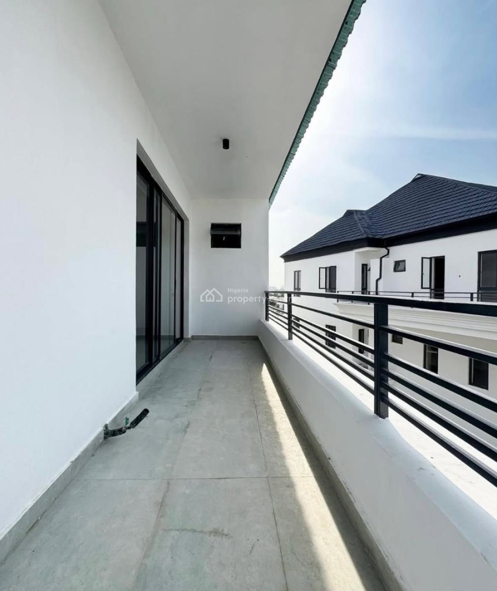 Water View 2 Bedroom Penthouse Apartment + a Room Bq, Lekki Phase 1, Lekki, Lagos, Flat / Apartment for Sale