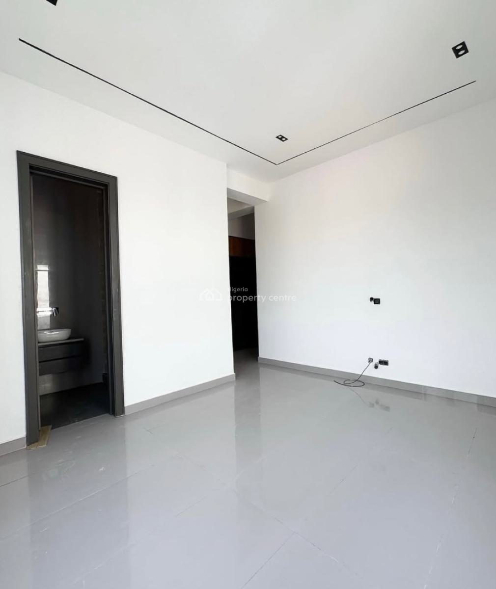 Water View 2 Bedroom Penthouse Apartment + a Room Bq, Lekki Phase 1, Lekki, Lagos, Flat / Apartment for Sale