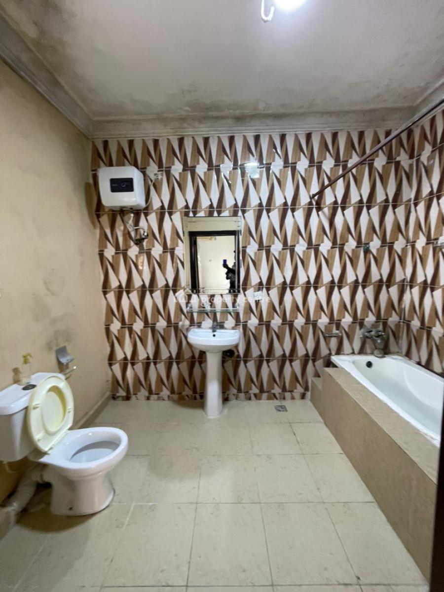 Spacious 3 Bedroom Upstairs, Bring Your Generator, Ologolo, Lekki, Lagos, Flat / Apartment for Rent