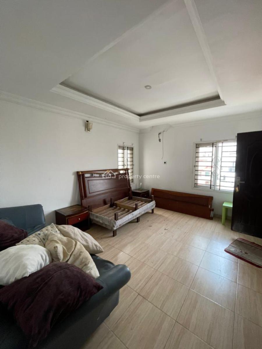 Spacious 3 Bedroom Upstairs, Bring Your Generator, Ologolo, Lekki, Lagos, Flat / Apartment for Rent