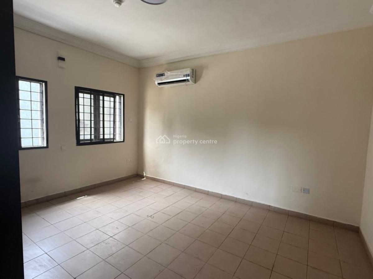 Newly Renovated 2 Bedrooms Flat, Off Admiralty Way, Lekki Phase 1, Lekki, Lagos, Flat / Apartment for Rent