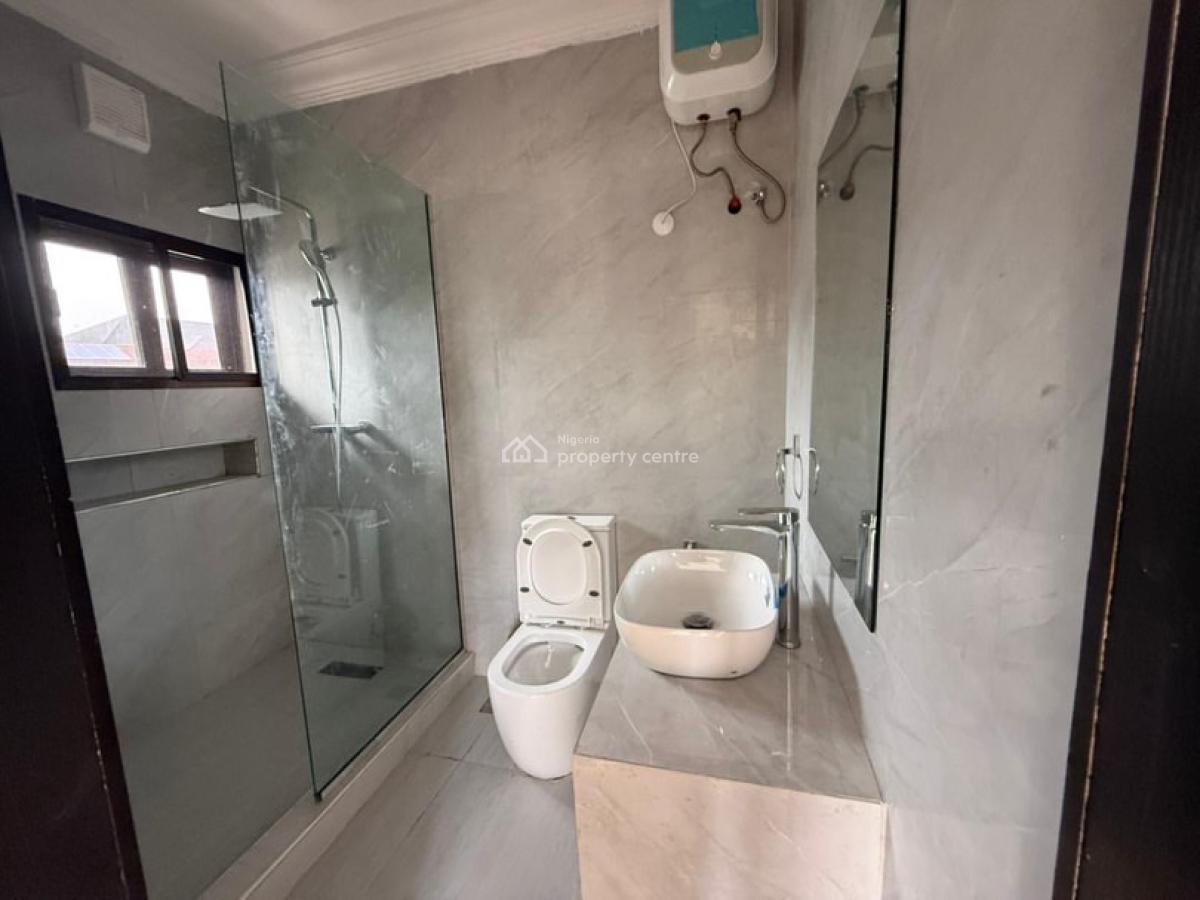 Newly Renovated 2 Bedrooms Flat, Off Admiralty Way, Lekki Phase 1, Lekki, Lagos, Flat / Apartment for Rent