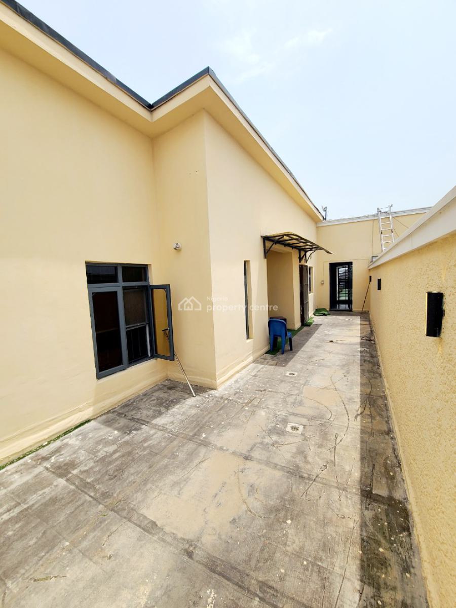 Spacious 3 Bedroom Penthouse with Rooftop Lounge, Agungi Estate, Agungi, Lekki, Lagos, Flat / Apartment for Rent