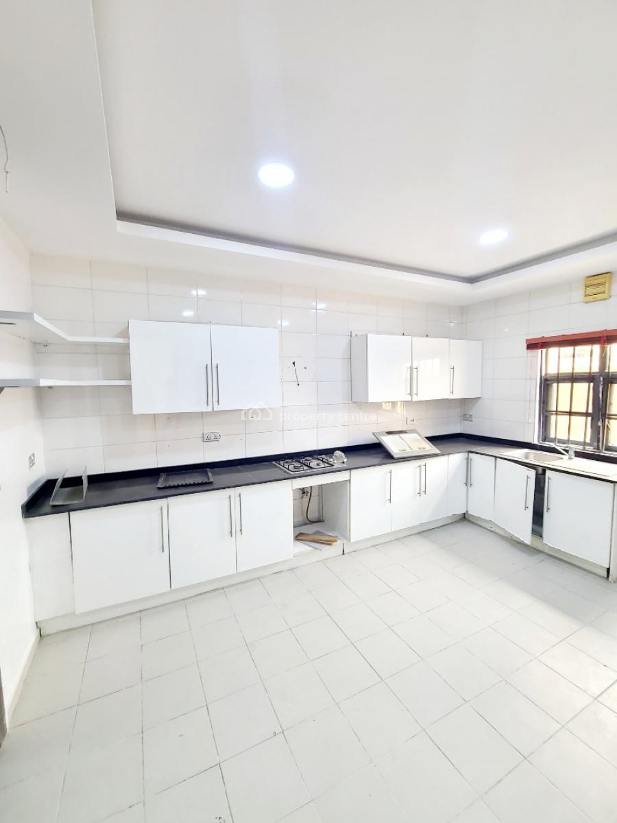 Spacious 3 Bedroom Penthouse with Rooftop Lounge, Agungi Estate, Agungi, Lekki, Lagos, Flat / Apartment for Rent