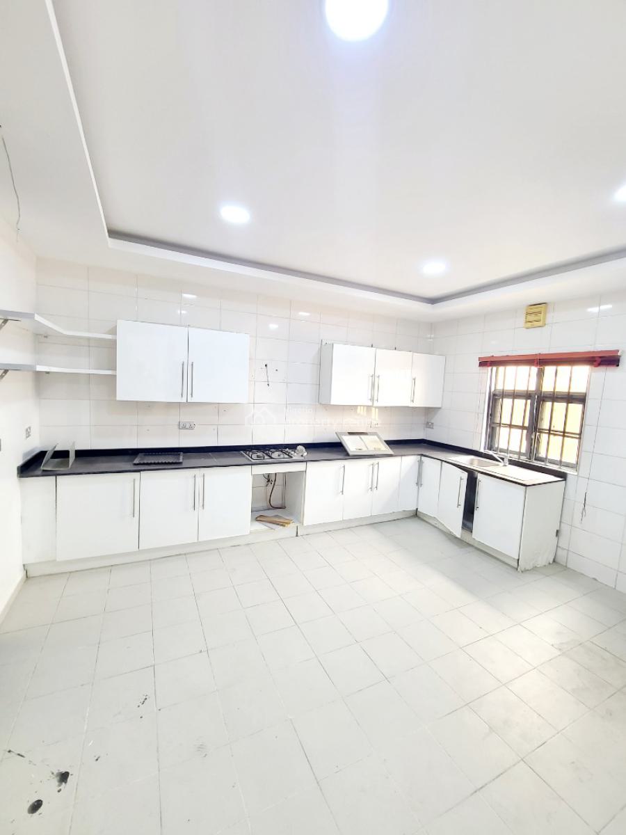 Spacious 3 Bedroom Penthouse with Rooftop Lounge, Agungi Estate, Agungi, Lekki, Lagos, Flat / Apartment for Rent