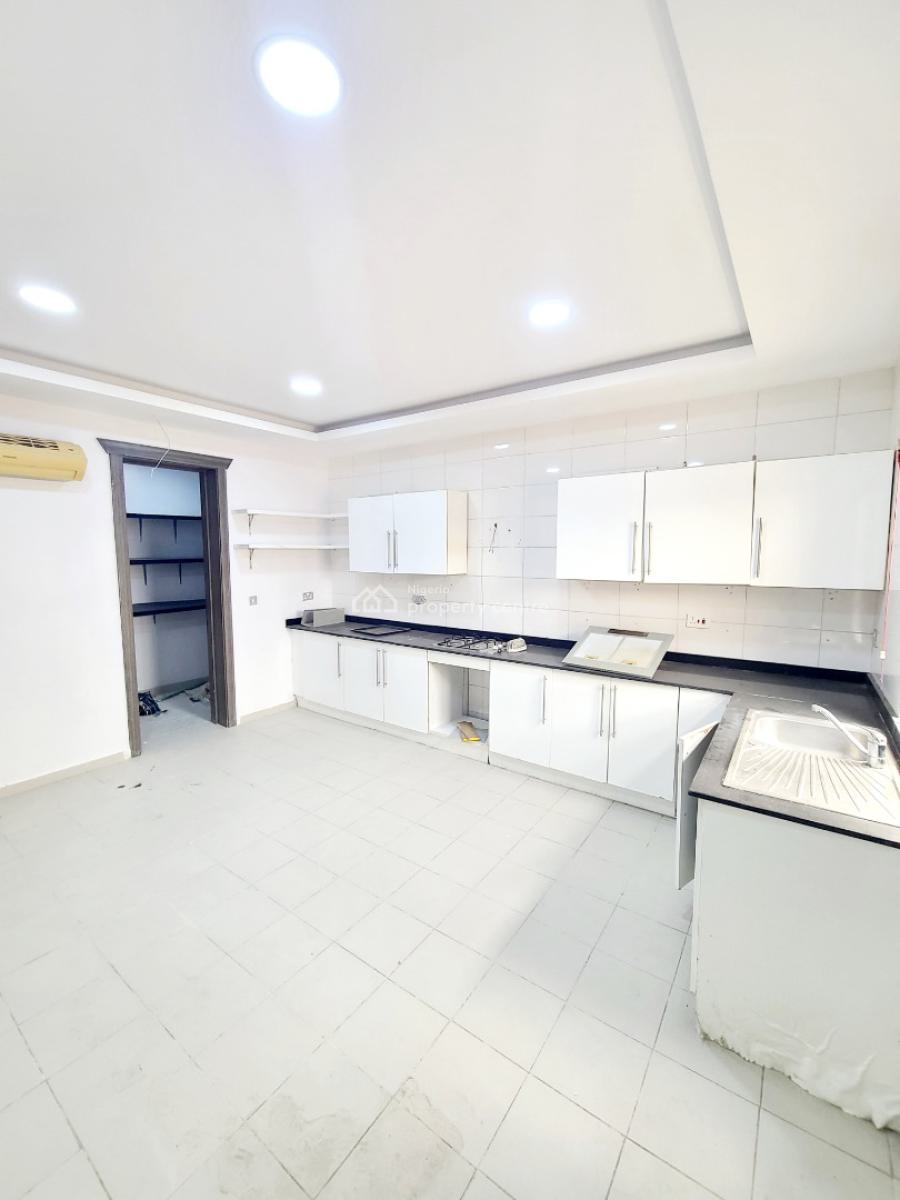 Spacious 3 Bedroom Penthouse with Rooftop Lounge, Agungi Estate, Agungi, Lekki, Lagos, Flat / Apartment for Rent