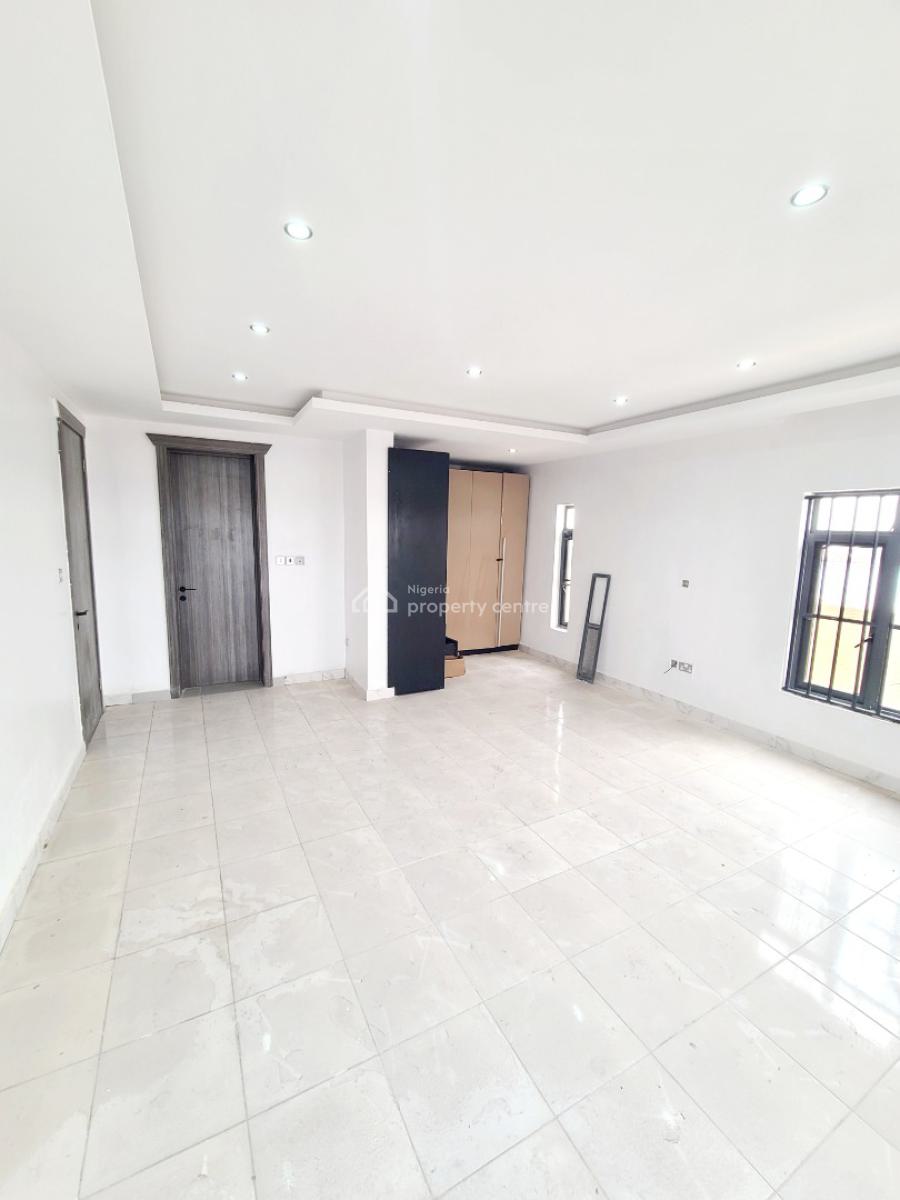 Spacious 3 Bedroom Penthouse with Rooftop Lounge, Agungi Estate, Agungi, Lekki, Lagos, Flat / Apartment for Rent