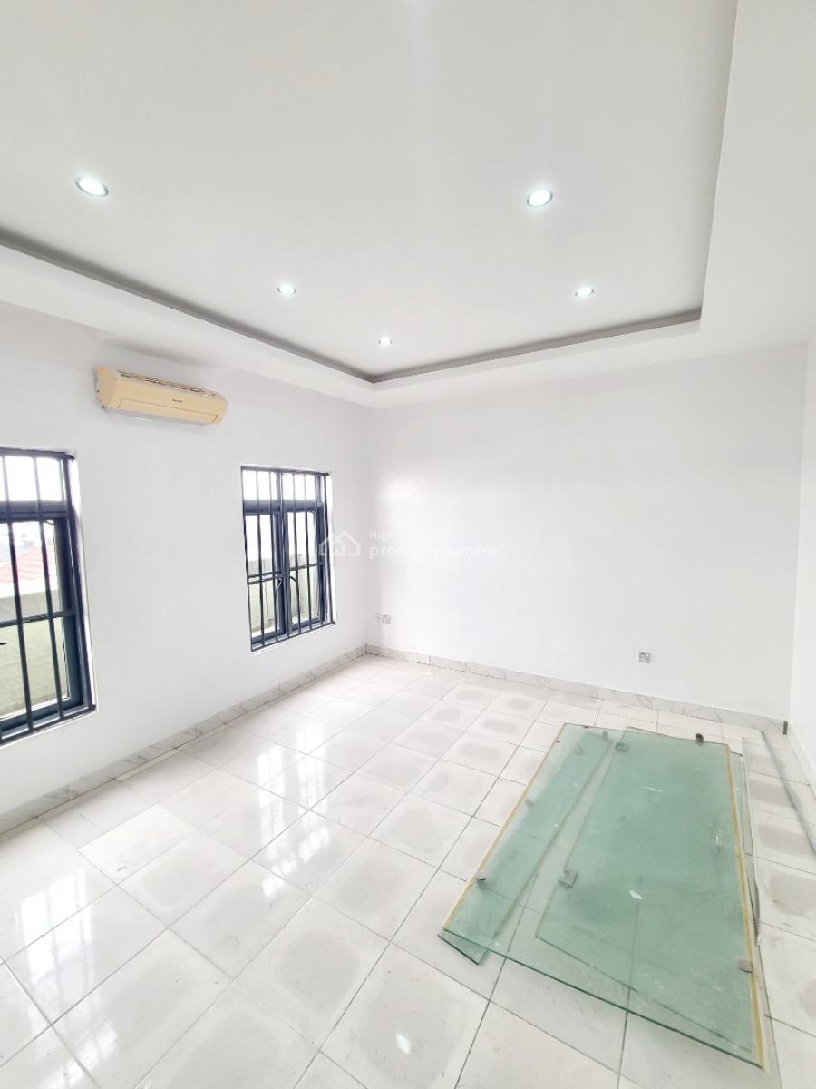 Spacious 3 Bedroom Penthouse with Rooftop Lounge, Agungi Estate, Agungi, Lekki, Lagos, Flat / Apartment for Rent