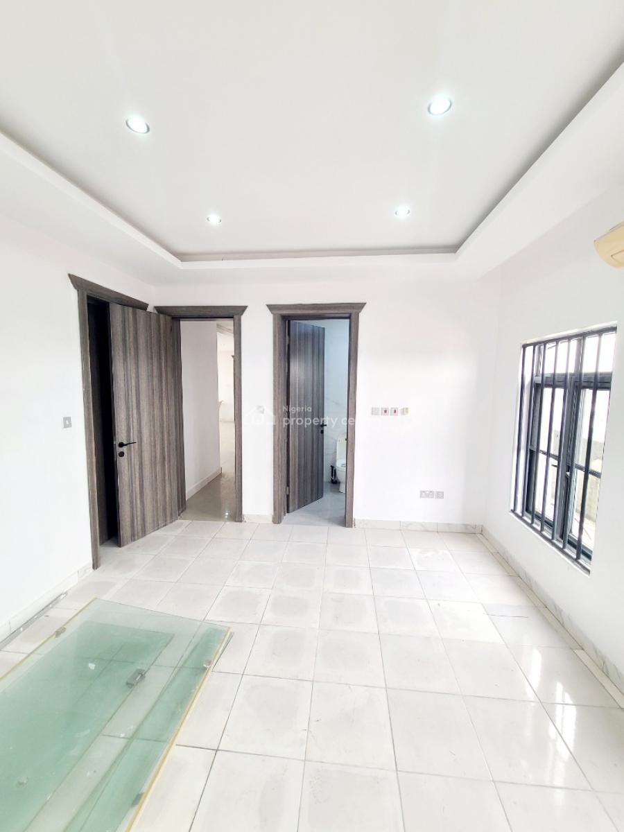 Spacious 3 Bedroom Penthouse with Rooftop Lounge, Agungi Estate, Agungi, Lekki, Lagos, Flat / Apartment for Rent
