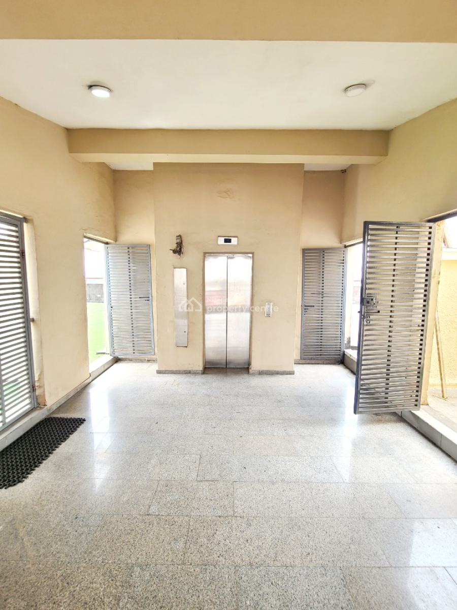 Spacious 3 Bedroom Penthouse with Rooftop Lounge, Agungi Estate, Agungi, Lekki, Lagos, Flat / Apartment for Rent