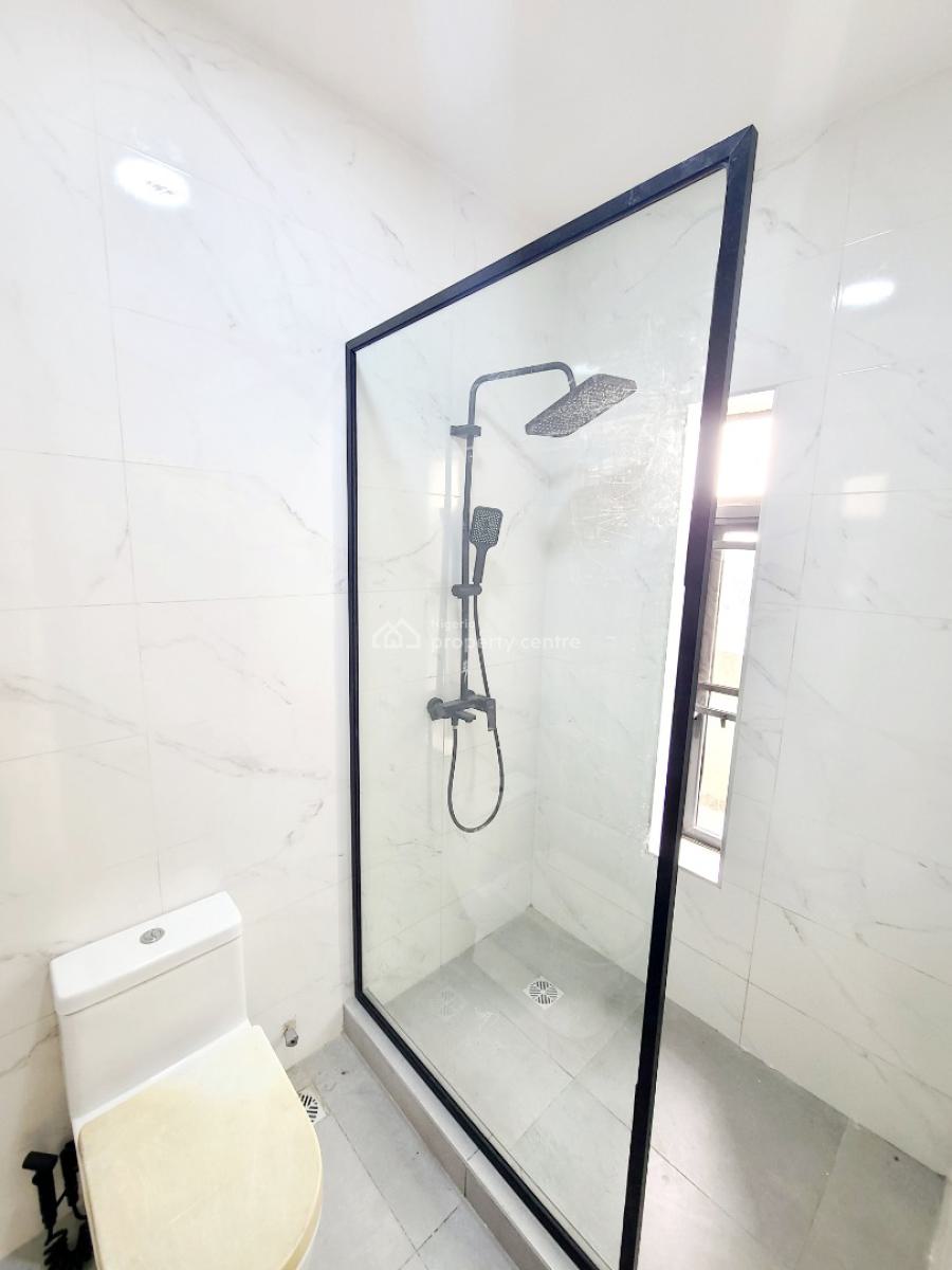 Spacious 3 Bedroom Penthouse with Rooftop Lounge, Agungi Estate, Agungi, Lekki, Lagos, Flat / Apartment for Rent