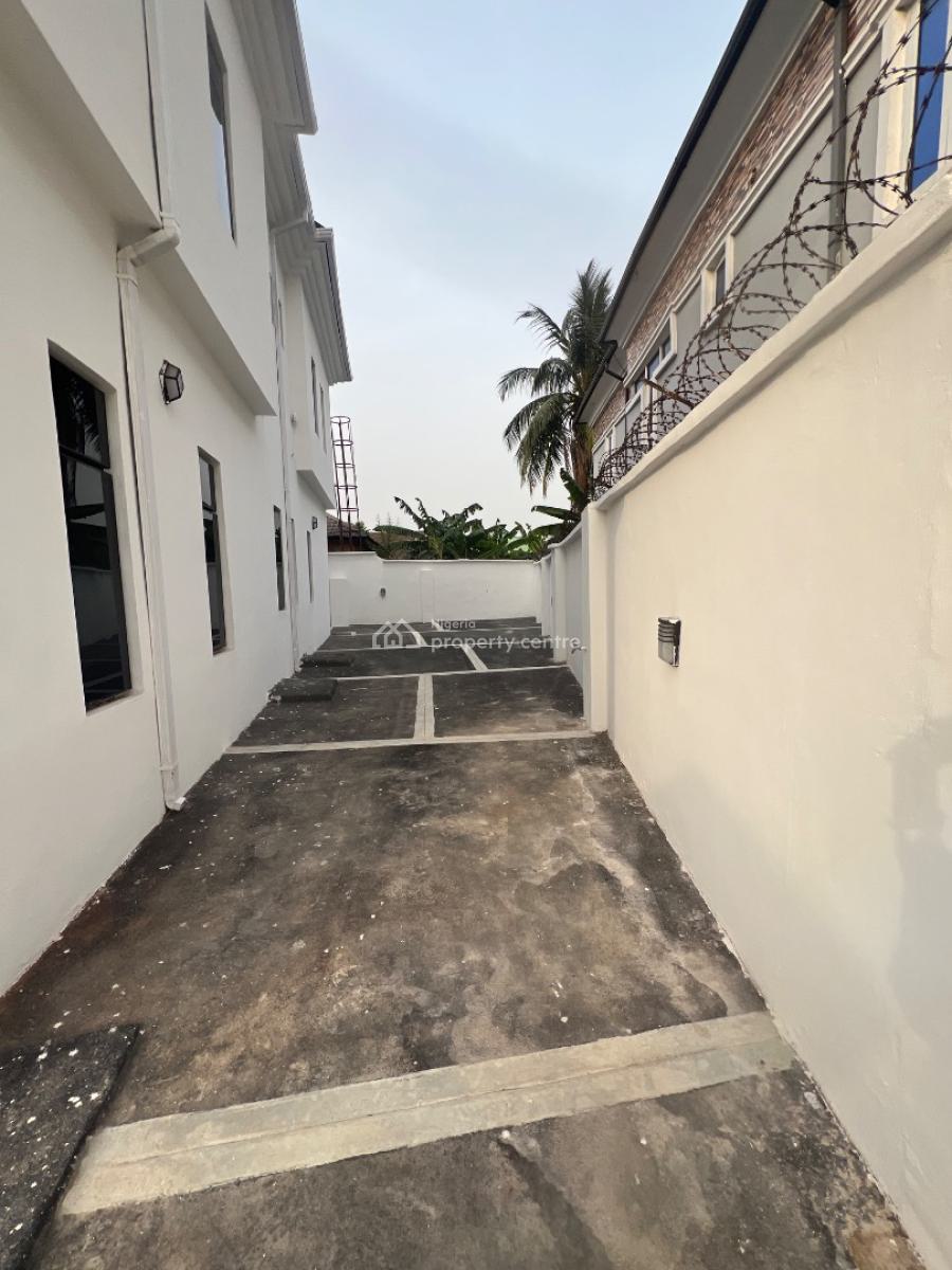 4bedroom Semi Detached Duplex, Gated Estate Behind Macdons, Asaba, Delta, Semi-detached Duplex for Sale
