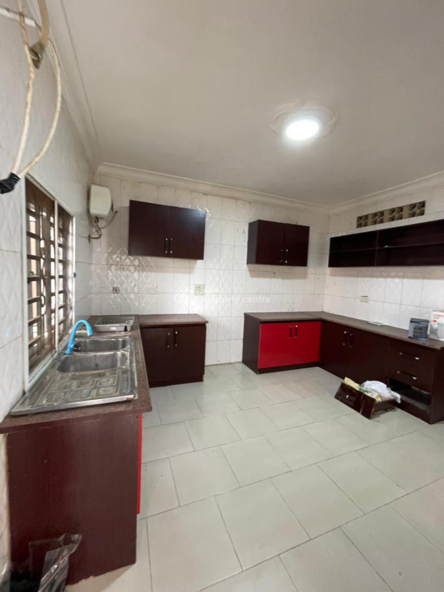 Standard 3 Bedroom Apartment, Ologolo, Lekki, Lagos, Flat / Apartment for Rent