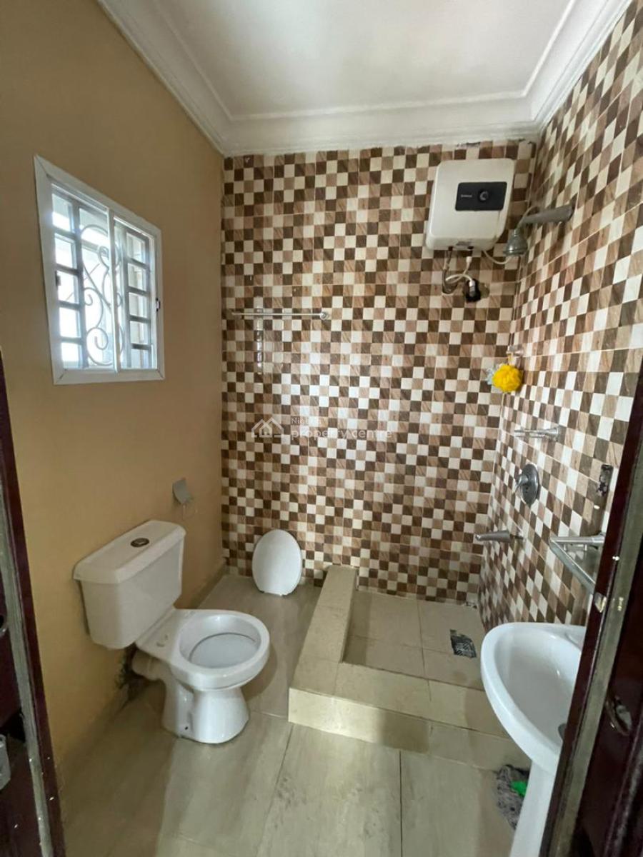 Standard 3 Bedroom Apartment, Ologolo, Lekki, Lagos, Flat / Apartment for Rent