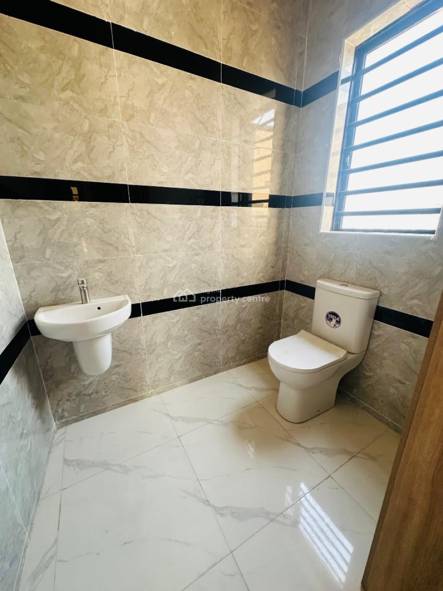 Deluxe 5 Bedroom Semi Detached Duplex with Bq, Gra Phase 2, Magodo, Lagos, Semi-detached Duplex for Rent