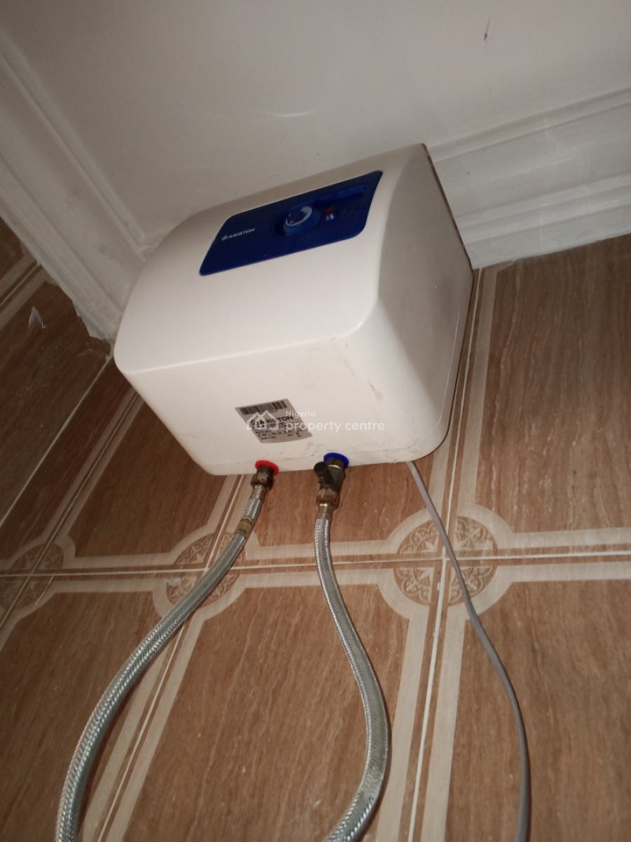 Well Maintained 3 Bedroom Flat, Bundry Estate...., Abijo, Lekki, Lagos, Flat / Apartment for Rent