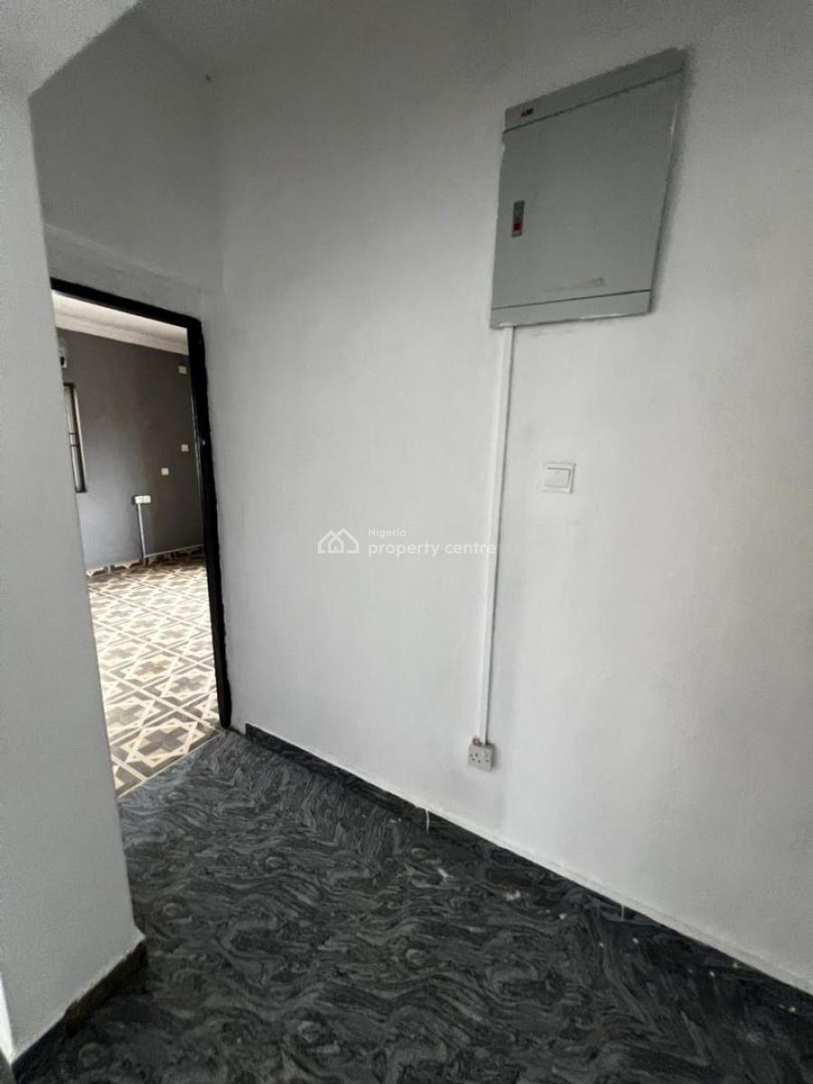 2bedroom  Apartment Upstairs Available in a Serene Neighborhood., Ikate, Lekki, Lagos, Flat / Apartment for Rent