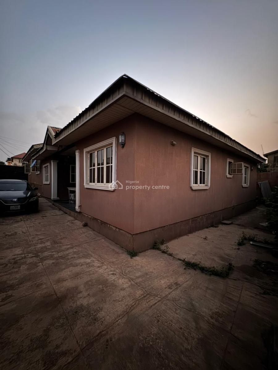 Twin Flat of 3 Bedroom on 542sqm of Land, Omolayo Road 3, Akobo, Ibadan, Oyo, Block of Flats for Sale