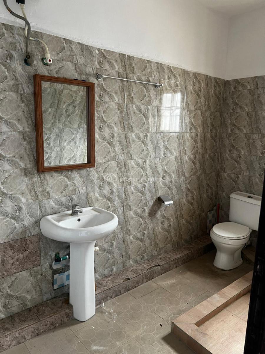 3 Bedroobed Apartment Upstairs Available in a Serene Neighborhood, Ikate, Lekki, Lagos, Flat / Apartment for Rent